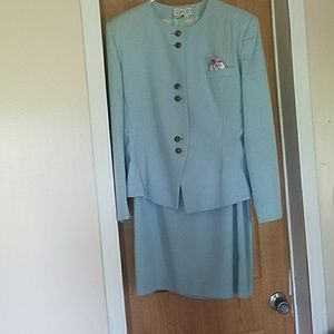 Women's dress suit